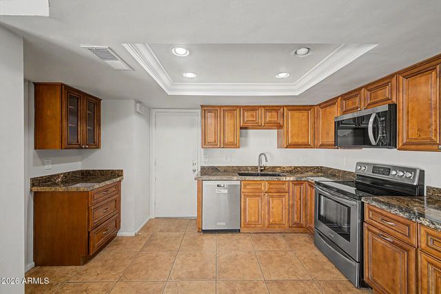 4122 W CALAVAR Road, Phoenix, AZ 85053