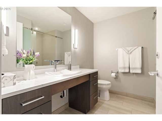 3570 S RIVER Pkwy 603, Portland, OR 97239