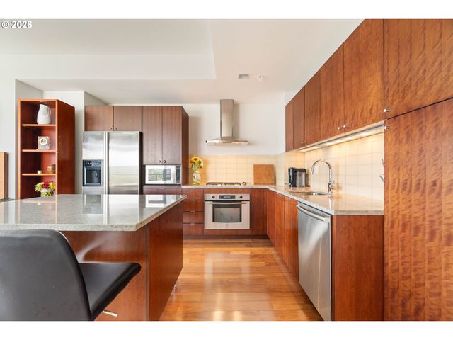 3570 S RIVER Pkwy 603, Portland, OR 97239