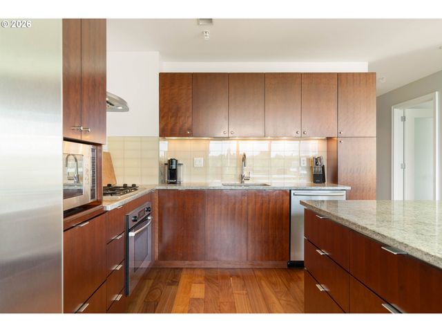 3570 S RIVER Pkwy 603, Portland, OR 97239