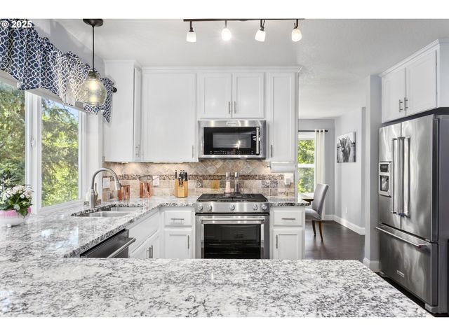 276 CHAMPION Rd, Kalama, WA 98625