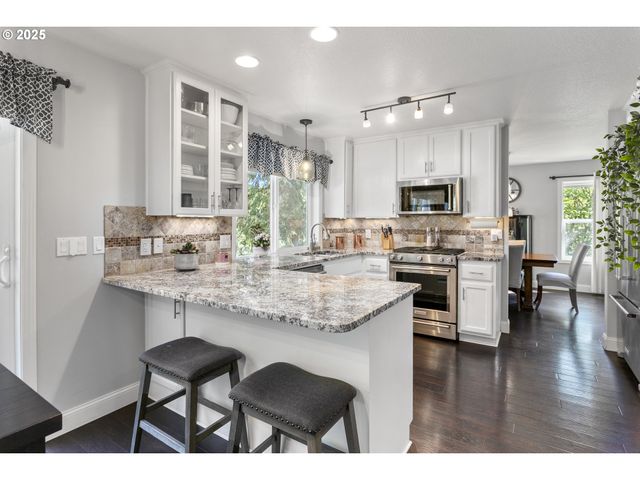 276 CHAMPION Rd, Kalama, WA 98625