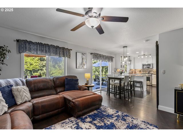 276 CHAMPION Rd, Kalama, WA 98625