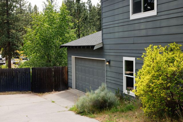 2533 NW Monterey Pines Drive, Bend, OR 97703