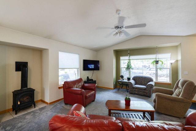 2533 NW Monterey Pines Drive, Bend, OR 97703