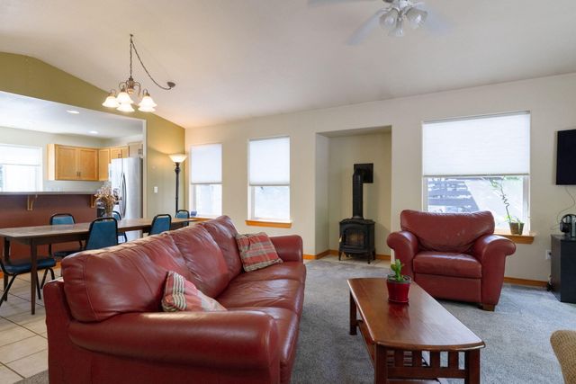 2533 NW Monterey Pines Drive, Bend, OR 97703
