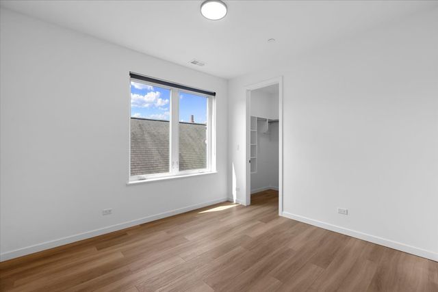 204 S Leavitt Street 201, Chicago, IL 60612