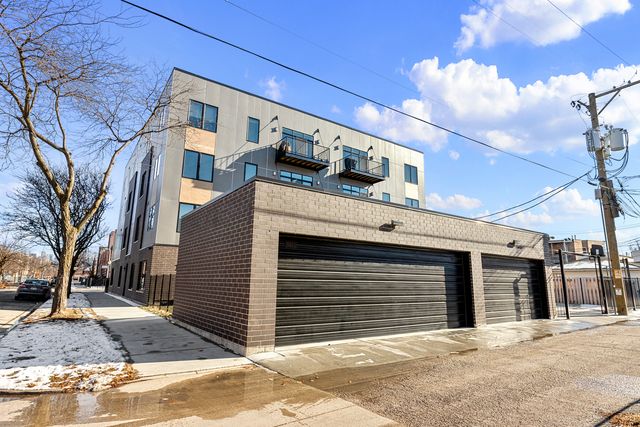 204 S Leavitt Street 201, Chicago, IL 60612