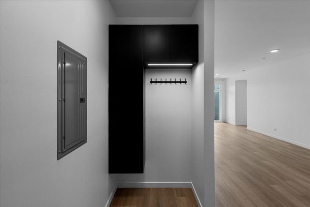 204 S Leavitt Street 201, Chicago, IL 60612