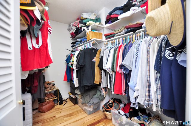 28 Great Pond Road, Simsbury, CT 06070