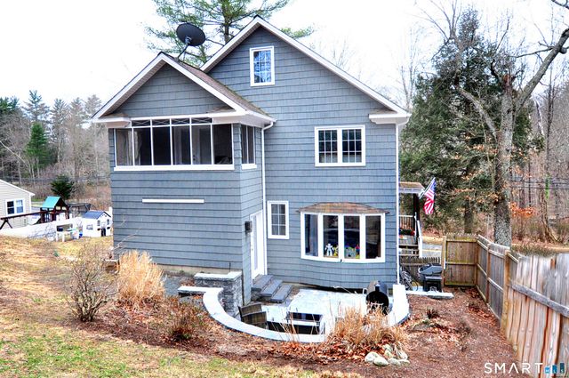 28 Great Pond Road, Simsbury, CT 06070