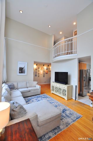 28 Great Pond Road, Simsbury, CT 06070