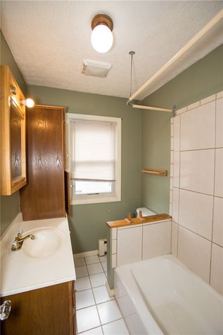91 Culver Pkwy, Irondequoit, NY 14609