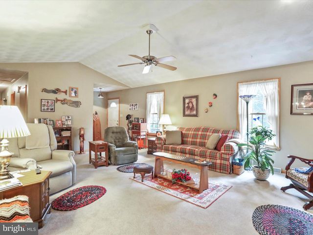 5762 WHITE CHURCH RD, Shippensburg, PA 17257
