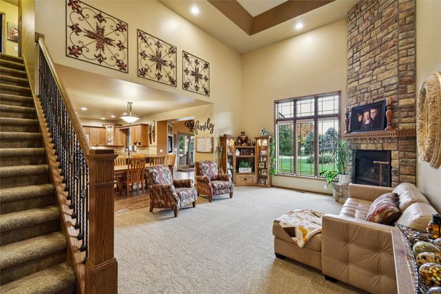 800 Lake View Avenue, Polk City, IA 50226