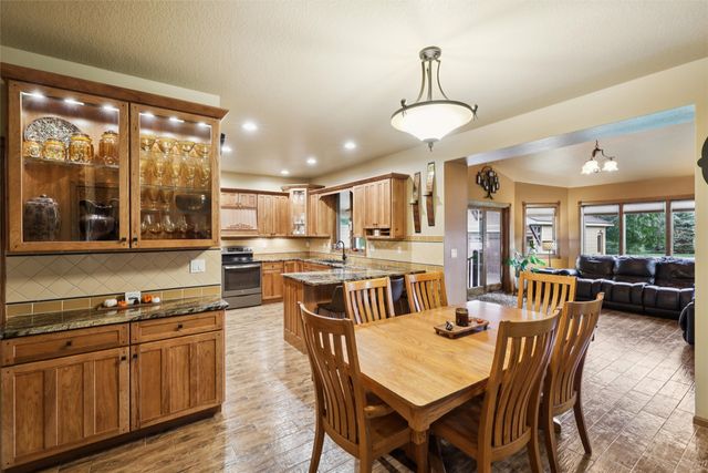 800 Lake View Avenue, Polk City, IA 50226