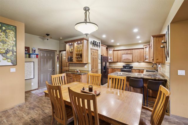 800 Lake View Avenue, Polk City, IA 50226