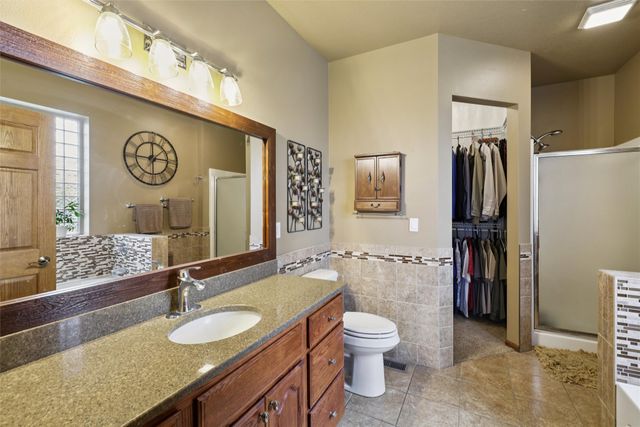 800 Lake View Avenue, Polk City, IA 50226