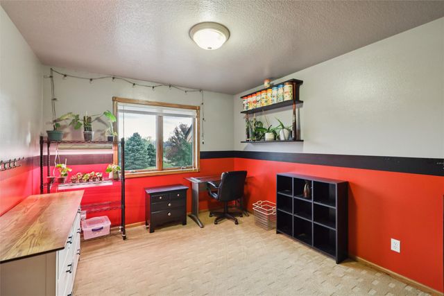 800 Lake View Avenue, Polk City, IA 50226