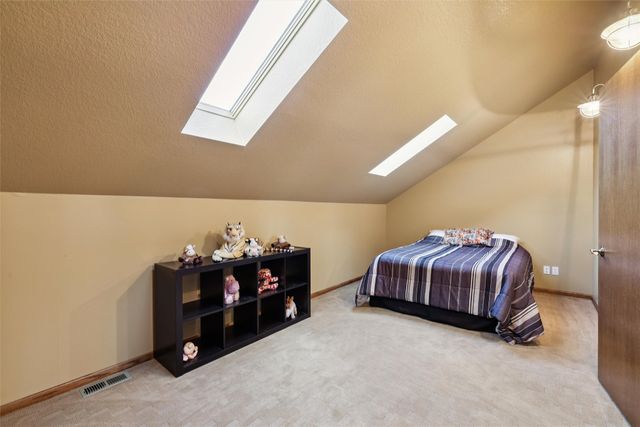 800 Lake View Avenue, Polk City, IA 50226