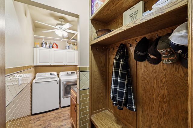 800 Lake View Avenue, Polk City, IA 50226