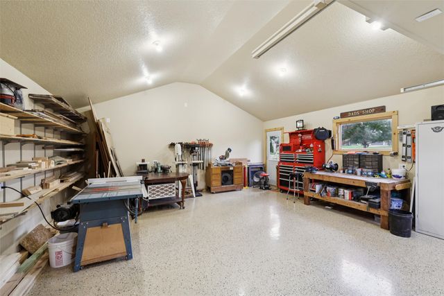 800 Lake View Avenue, Polk City, IA 50226