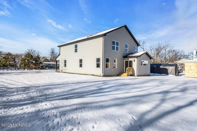 420 New Jersey Avenue, Pine Beach, NJ 08741