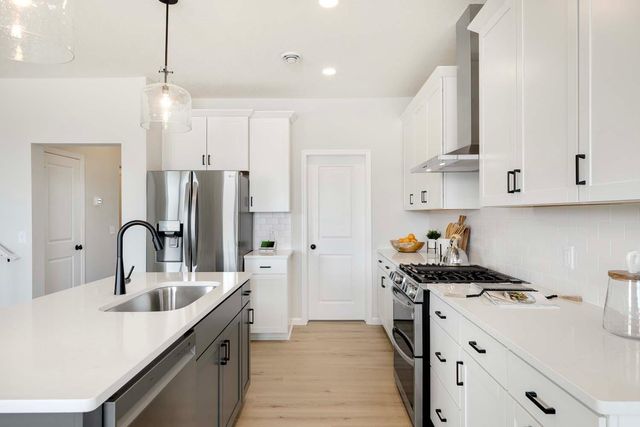 5412 Scenic Loop Run, Victoria, MN 55386