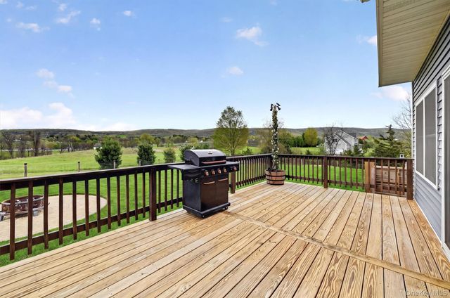 83 Lime Ridge Road, Poughquag, NY 12570