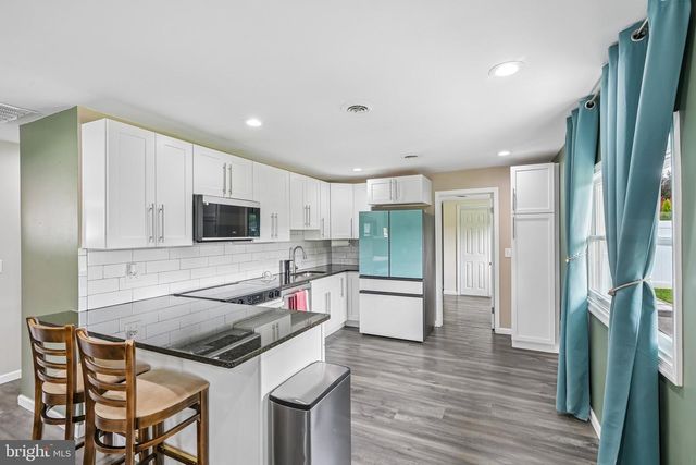1 CURRY LN, Newark, DE 19713