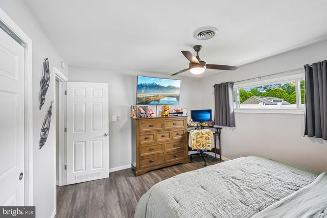 1 CURRY LN, Newark, DE 19713