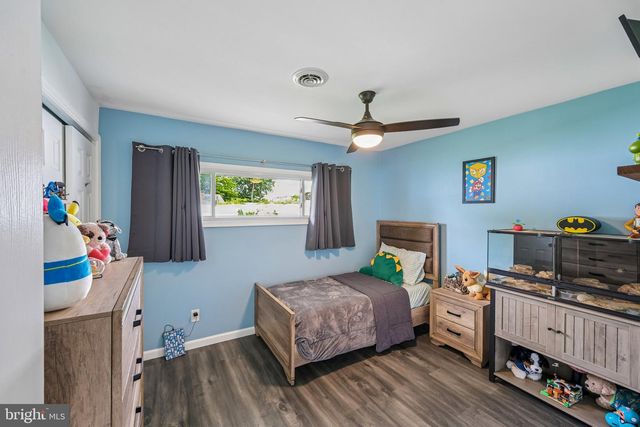 1 CURRY LN, Newark, DE 19713