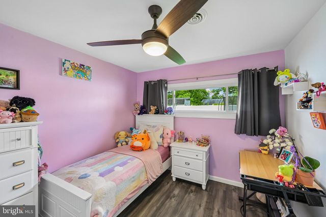 1 CURRY LN, Newark, DE 19713