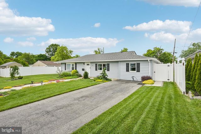 1 CURRY LN, Newark, DE 19713