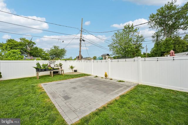 1 CURRY LN, Newark, DE 19713