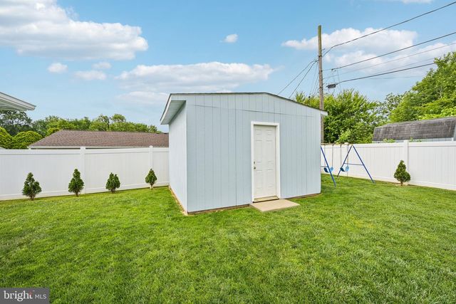 1 CURRY LN, Newark, DE 19713