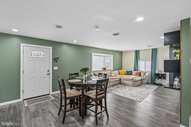 1 CURRY LN, Newark, DE 19713