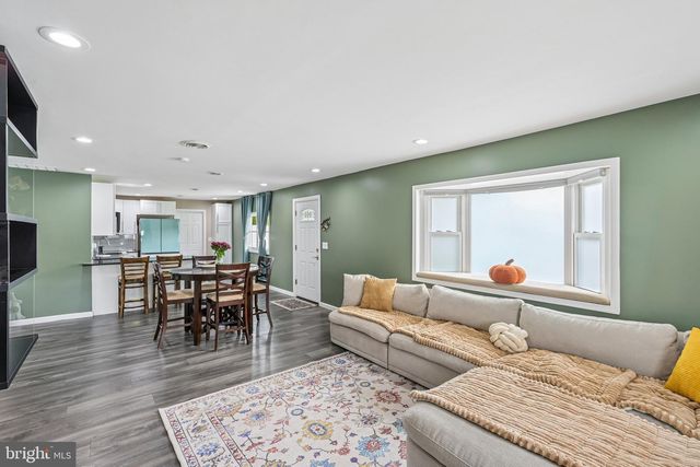 1 CURRY LN, Newark, DE 19713