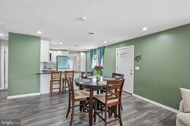 1 CURRY LN, Newark, DE 19713