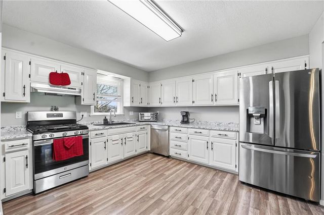 6470 SE Horseshoe Drive, Holt, MO 64048