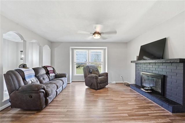 6470 SE Horseshoe Drive, Holt, MO 64048