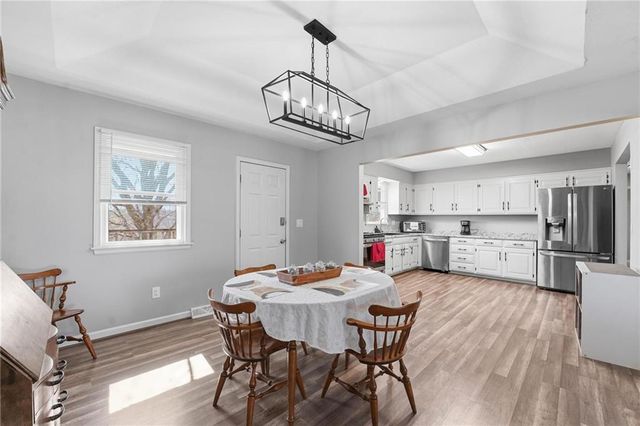 6470 SE Horseshoe Drive, Holt, MO 64048