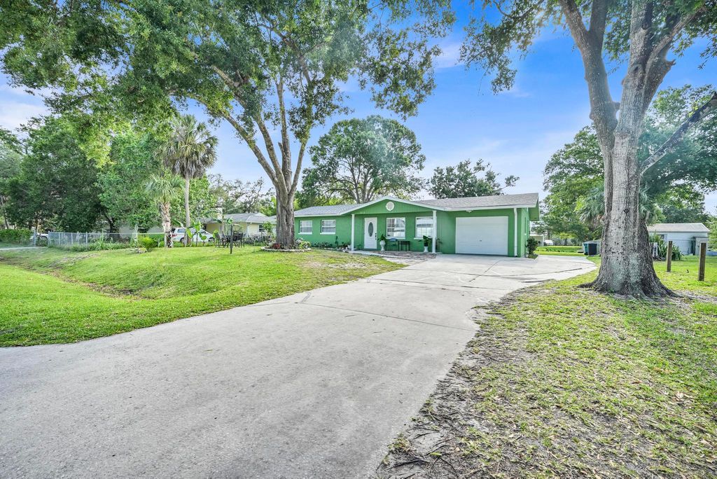 5214 Bowling Green Drive, Fort Pierce, FL 34951