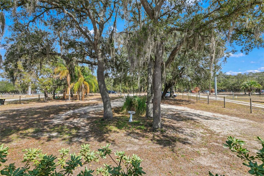 Image 37 of property listing at 9098 LAKE HATCHINEHA ROAD, Haines City, FL 33844