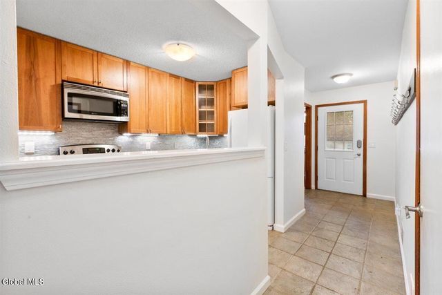 21 Peterson Court, Troy, NY 12180