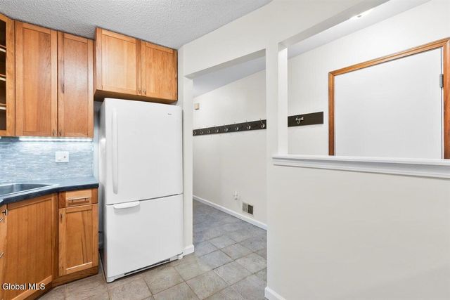 21 Peterson Court, Troy, NY 12180