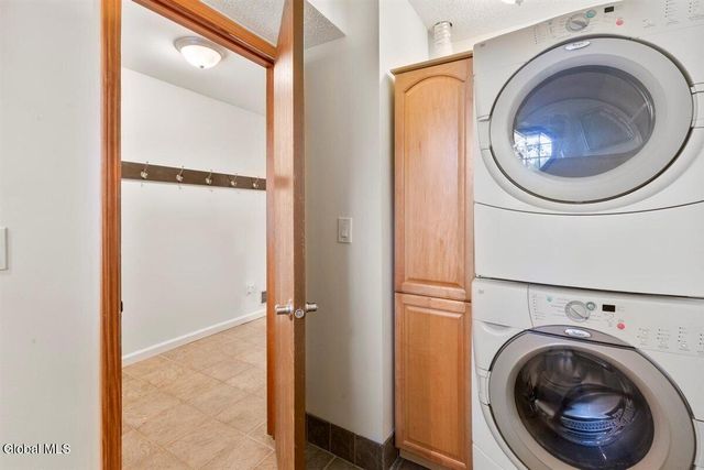 21 Peterson Court, Troy, NY 12180