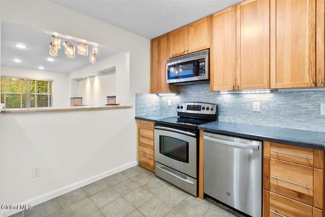 21 Peterson Court, Troy, NY 12180