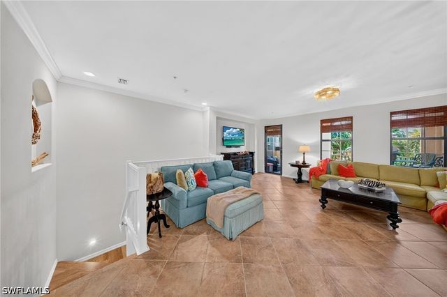 8965 Malibu LN 802, Naples, FL 34113