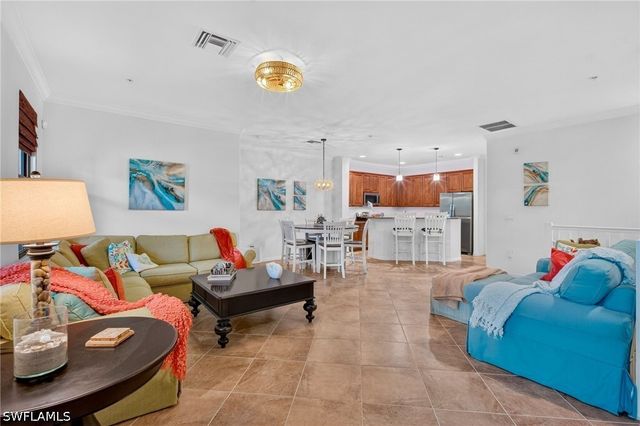 8965 Malibu LN 802, Naples, FL 34113